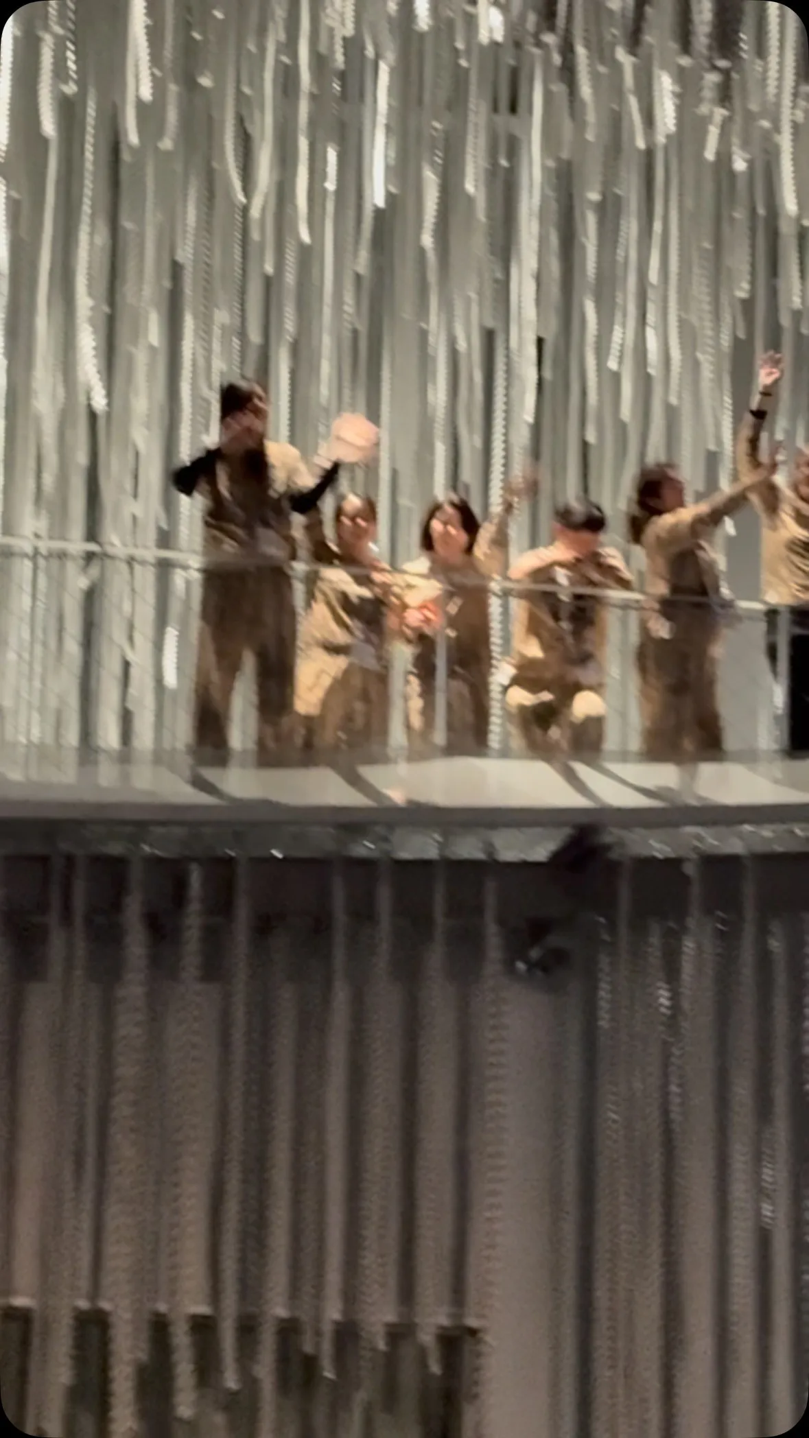 大阪・関西万博　ポルトガル館のお見送り